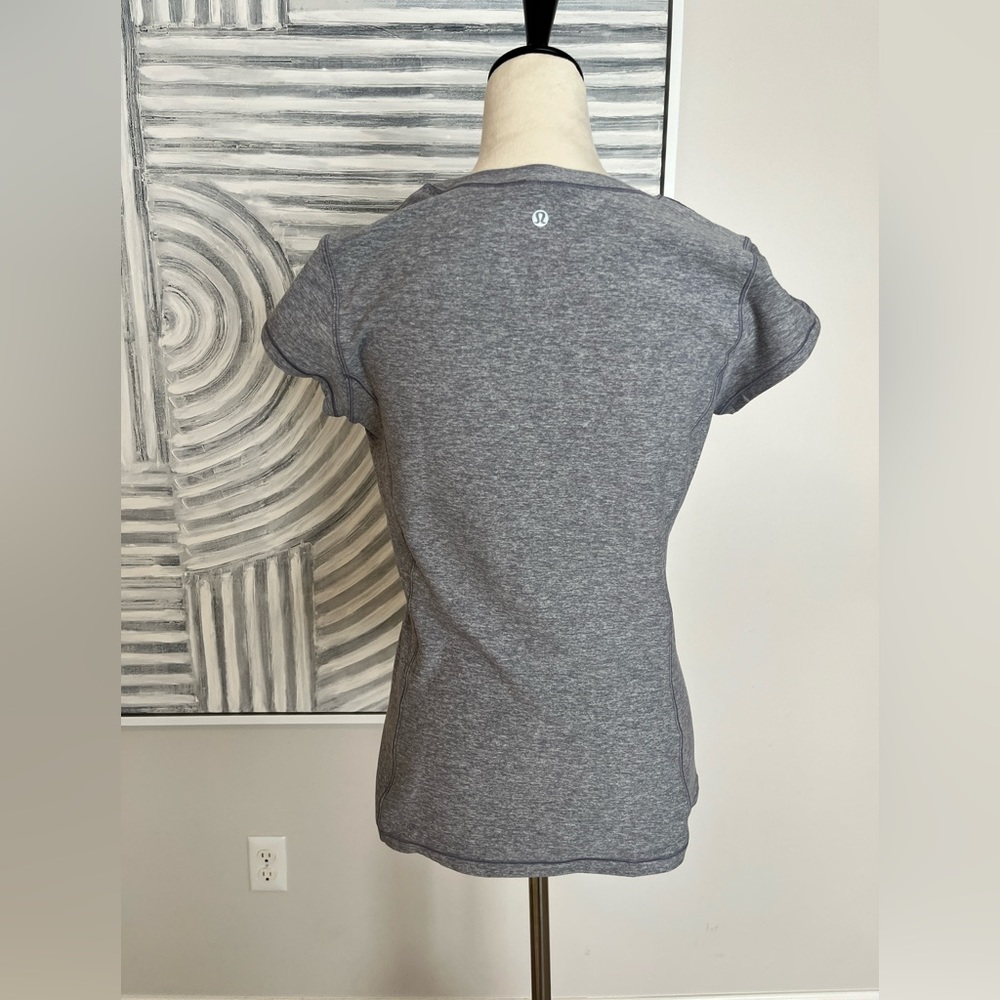 Lululemon Short Sleeve T Shirt - EUC - Picture 3 of 6